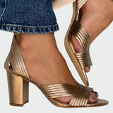 Elegantsed sandaalid rihmaga