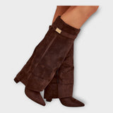 Elegantse disainiga kõrged saapad