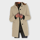 Elegantne mantel ajatu joonega