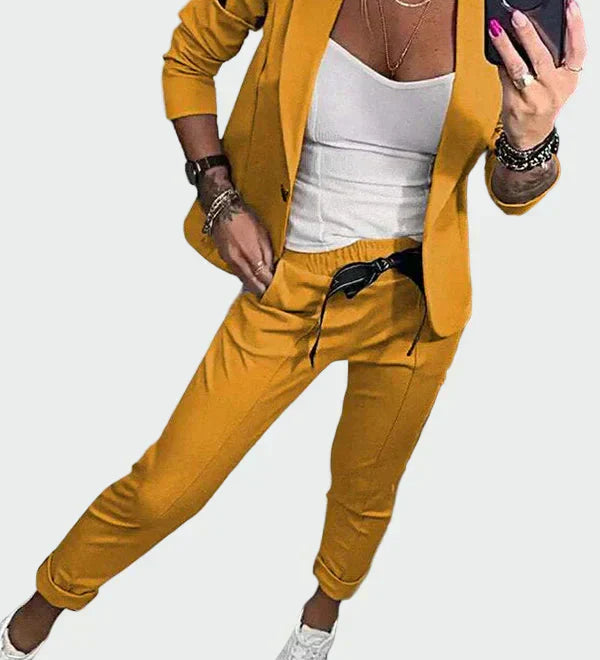 Vaibatult elegantne kaheosaline ülikonnakomplekt