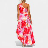 Asümmeetrilise viimistlusega kleit