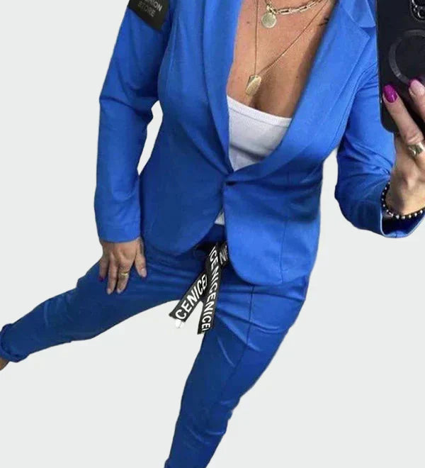 Vaibatult elegantne kaheosaline ülikonnakomplekt