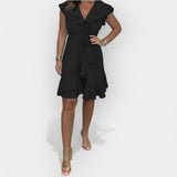 Elegantne kleit naiseliku joonega