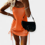 Varrukateta kootud kleit lipsuga