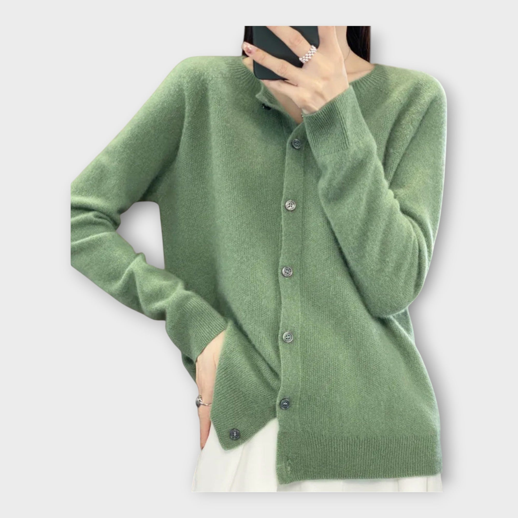 Elegantne nööpidega kardigan