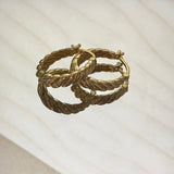 Keeratud kõrvalrõngad