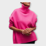 Kootud kampsun kõrge kraega