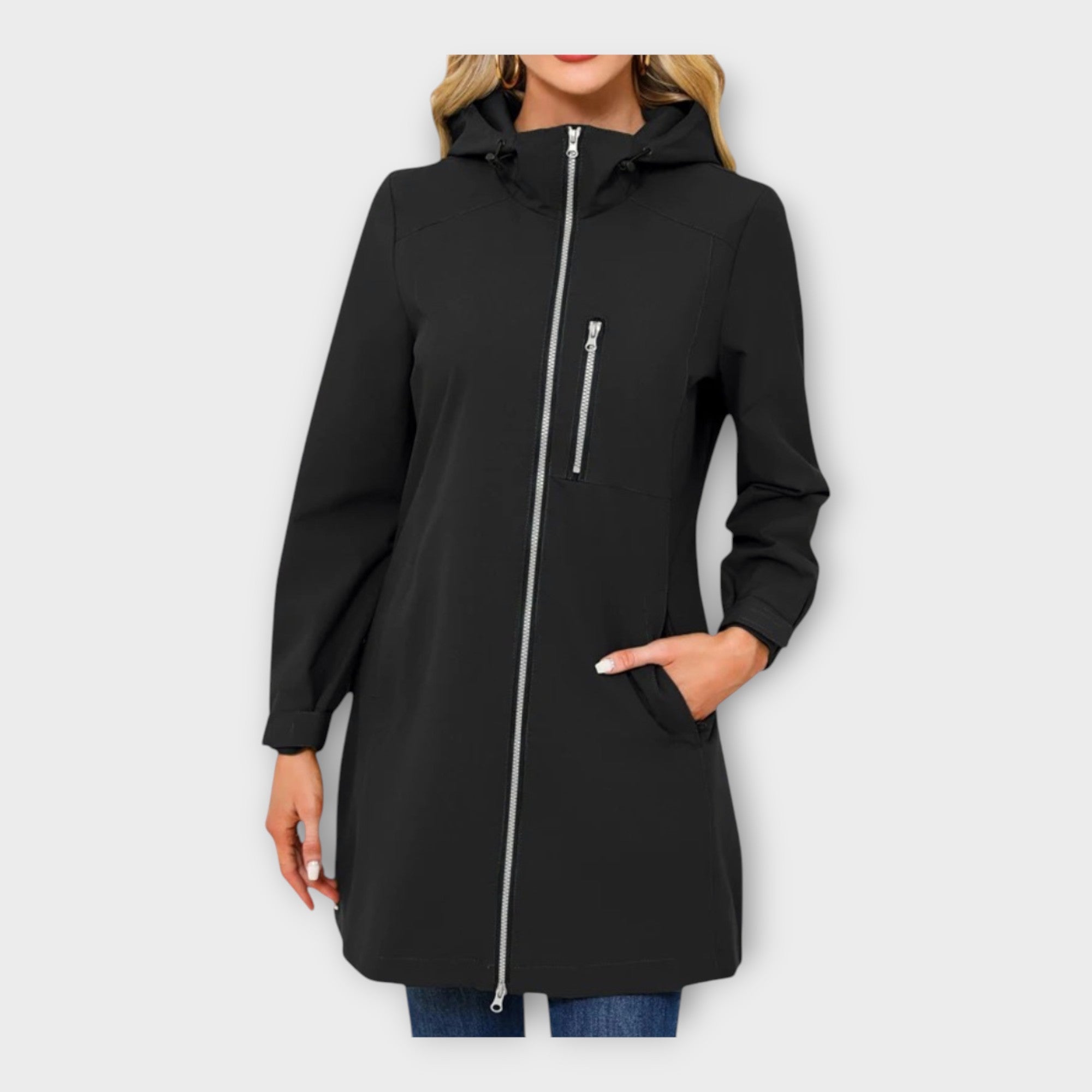 Pikk veekindel jope kapuutsiga