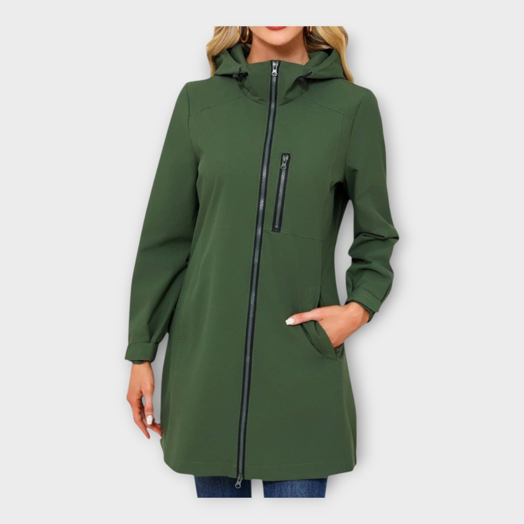 Pikk veekindel jope kapuutsiga