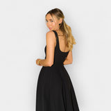 Vestido midi com corte em A