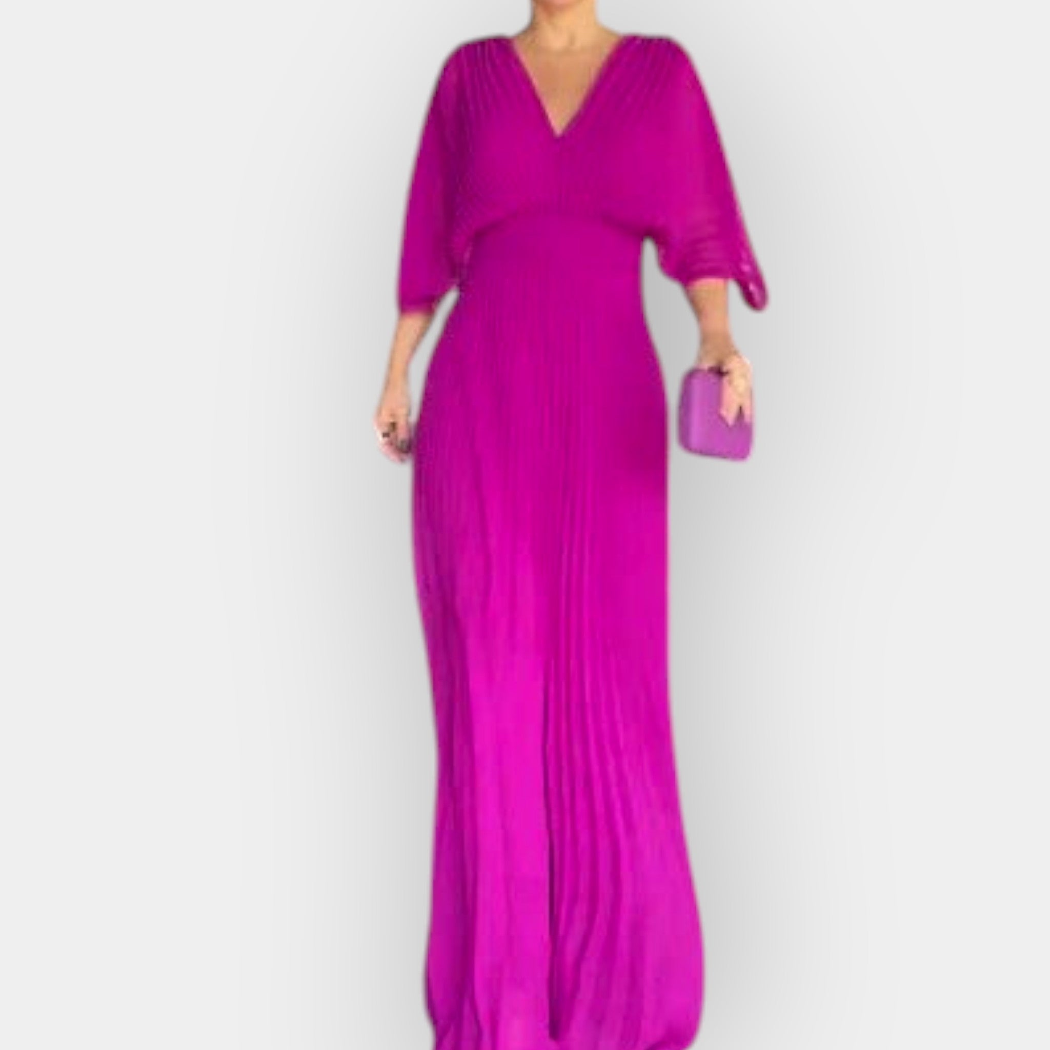 Elegantse joonega volditud kleit