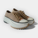 Ténis estilosos com solado grosso