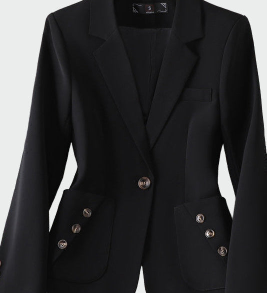 Võluva joonega jakk