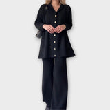 Komplekt soonikkoes detailide ja elegantse joonega