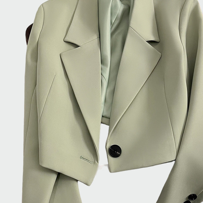 Rafineeritud lõikega jakk