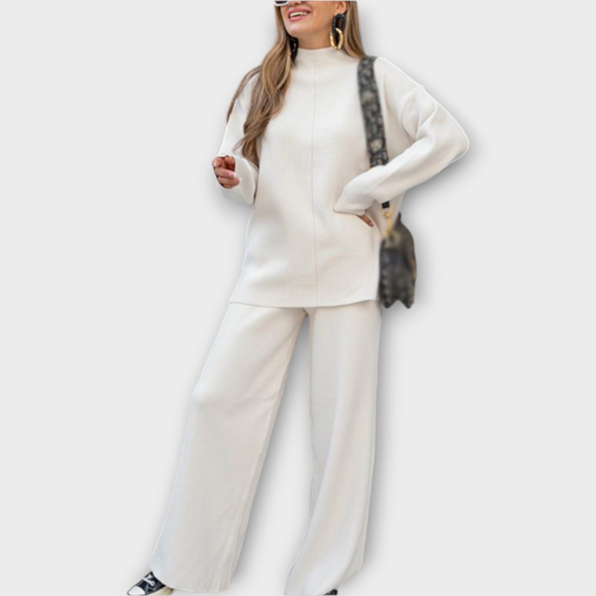 Lõdvestunud joonte ja minimalistliku esteetikaga komplekt