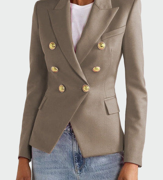 Klassikalise lõikega jakk