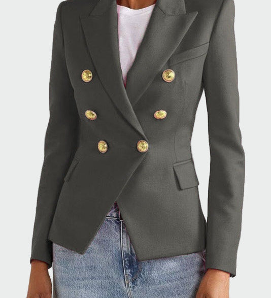 Klassikalise lõikega jakk