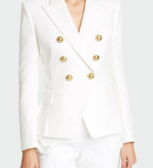 Klassikalise lõikega jakk