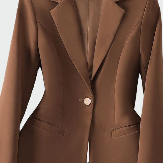 Moodsa ja elegantse lõikega jakk