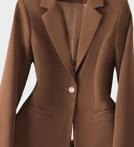 Moodsa ja elegantse lõikega jakk